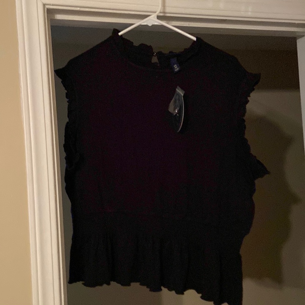 NWT Scoop cap sleeve top